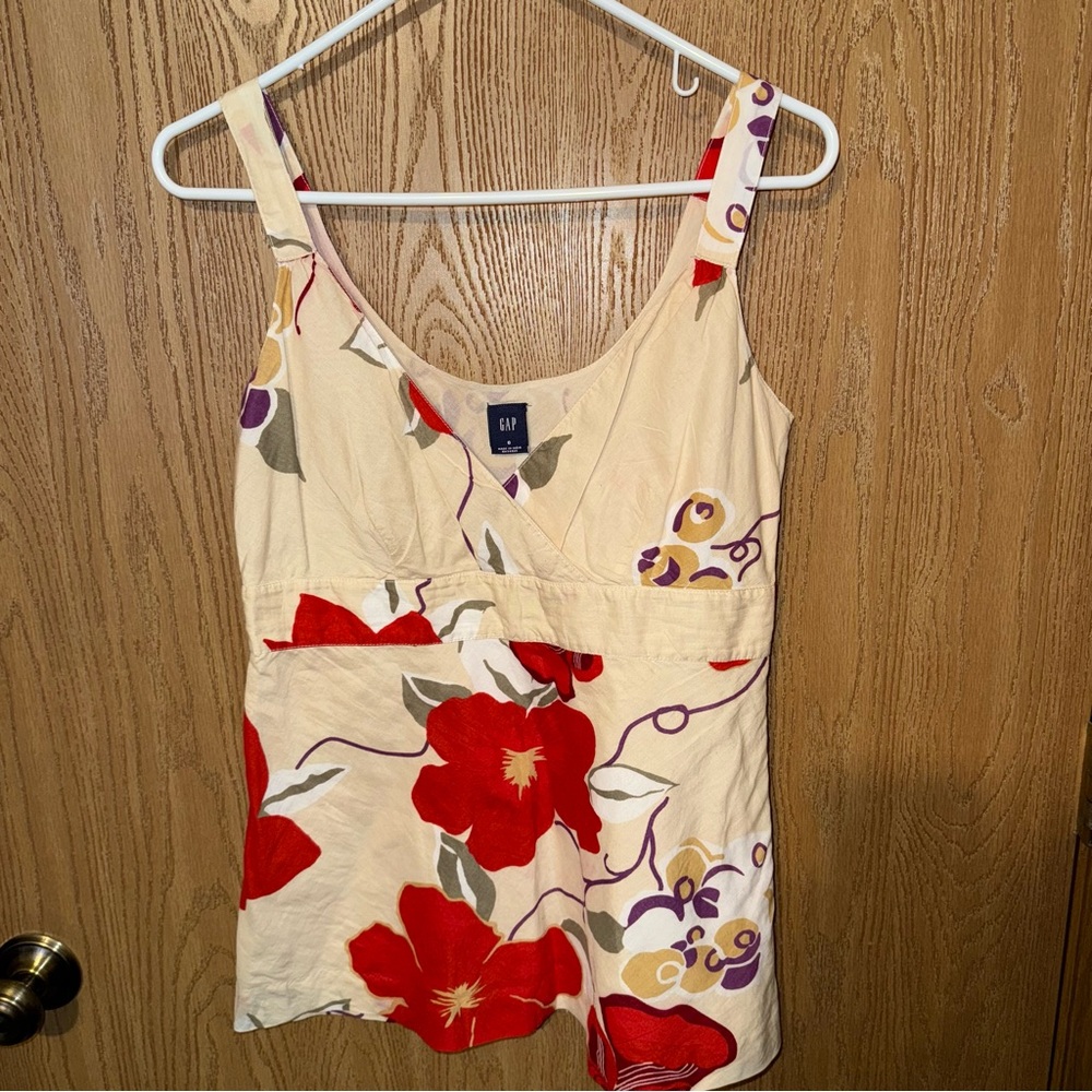 GAP Women's Cream and Red Floral